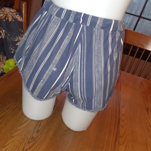 Size S Derek ❤ Heart boho Beach shorts - Picture 4 of 9